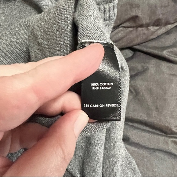 Torrid Grey Sweater with Pink Stars Size 2 Lightweight Dressy EUC - Picture 4 of 4